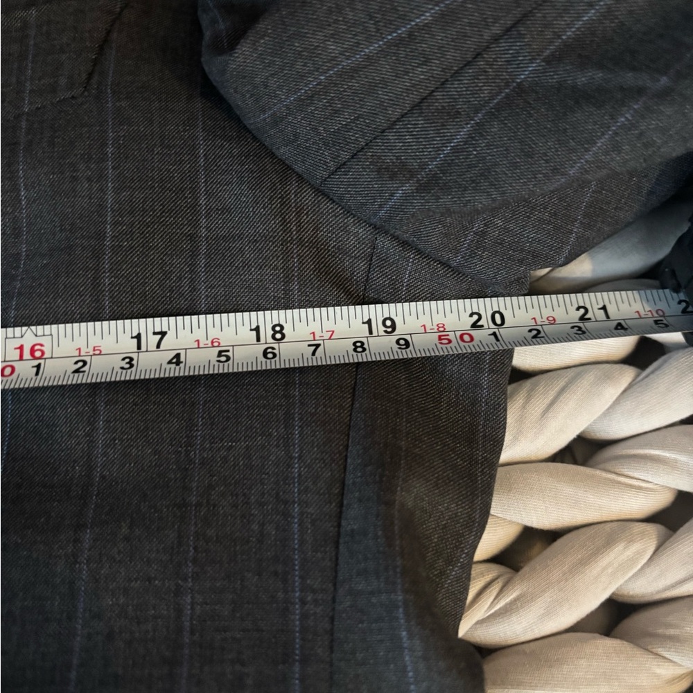 Isaia Charcoal Pinstripe Blazer - IT 50R - Picture 13 of 16